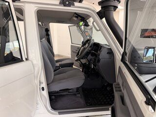 2024 Toyota Landcruiser Vdjl79R GXL Double Cab White 5 Speed Manual Cab Chassis