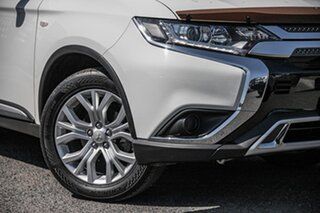 2020 Mitsubishi Outlander ZL MY20 ES 2WD White 6 Speed Constant Variable Wagon.