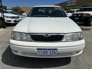 2002 Toyota Avalon MCX10R Grande White 4 Speed Automatic Sedan.