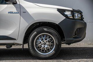 2022 Toyota Hilux TGN121R Workmate Double Cab 4x2 White 5 Speed Manual Utility