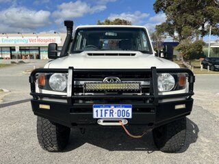 2019 Toyota Landcruiser VDJ79R MY18 Workmate (4x4) White 5 Speed Manual Double Cab Chassis.