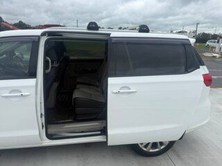 2018 Kia Carnival YP MY19 Platinum White 8 Speed Sports Automatic Wagon