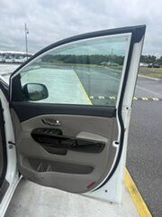 2018 Kia Carnival YP MY19 Platinum White 8 Speed Sports Automatic Wagon
