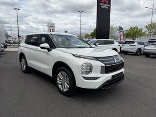 2026 Mitsubishi Outlander ZM MY26 ES 2WD White 8 Speed Constant Variable Wagon.