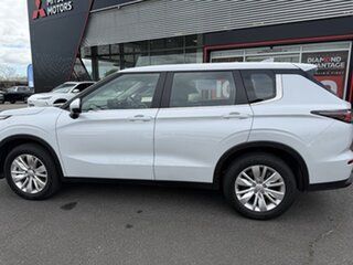 2025 Mitsubishi Outlander ZM MY25 ES 2WD White Diamond 8 Speed Constant Variable Wagon