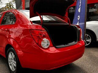 2015 Holden Barina TM MY16 CD Red 6 Speed Automatic Sedan