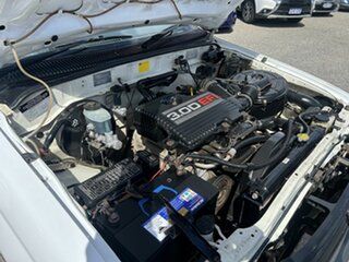 2003 Toyota Hilux LN147R White 5 Speed Manual Cab Chassis