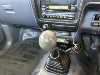 2003 Toyota Hilux LN147R White 5 Speed Manual Cab Chassis