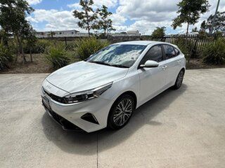 2022 Kia Cerato BD MY22 Sport+ White 6 Speed Sports Automatic Hatchback.