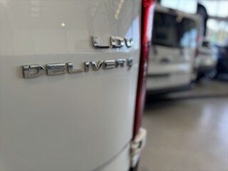 2026 LDV Deliver 9 MY24 LWB Mid Roof Blanc White 8 Speed Automatic Van