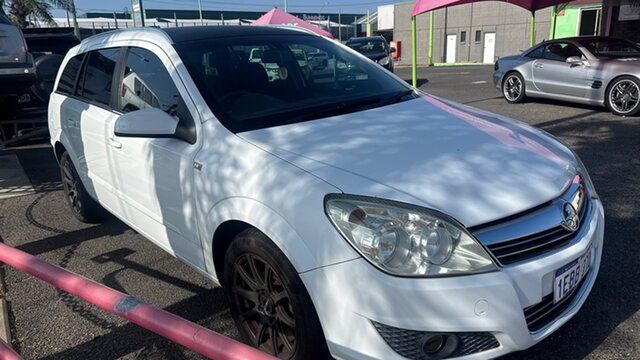 Used Holden Astra AH MY09 CDTi Underwood, 2009 Holden Astra AH MY09 CDTi White 6 Speed Automatic Hatchback