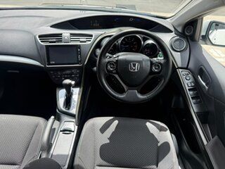 2015 Honda Civic 9th Gen MY15 VTi-L White 5 Speed Sports Automatic Hatchback