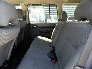 2013 Nissan Patrol Y61 GU 9 ST White 4 Speed Automatic Wagon