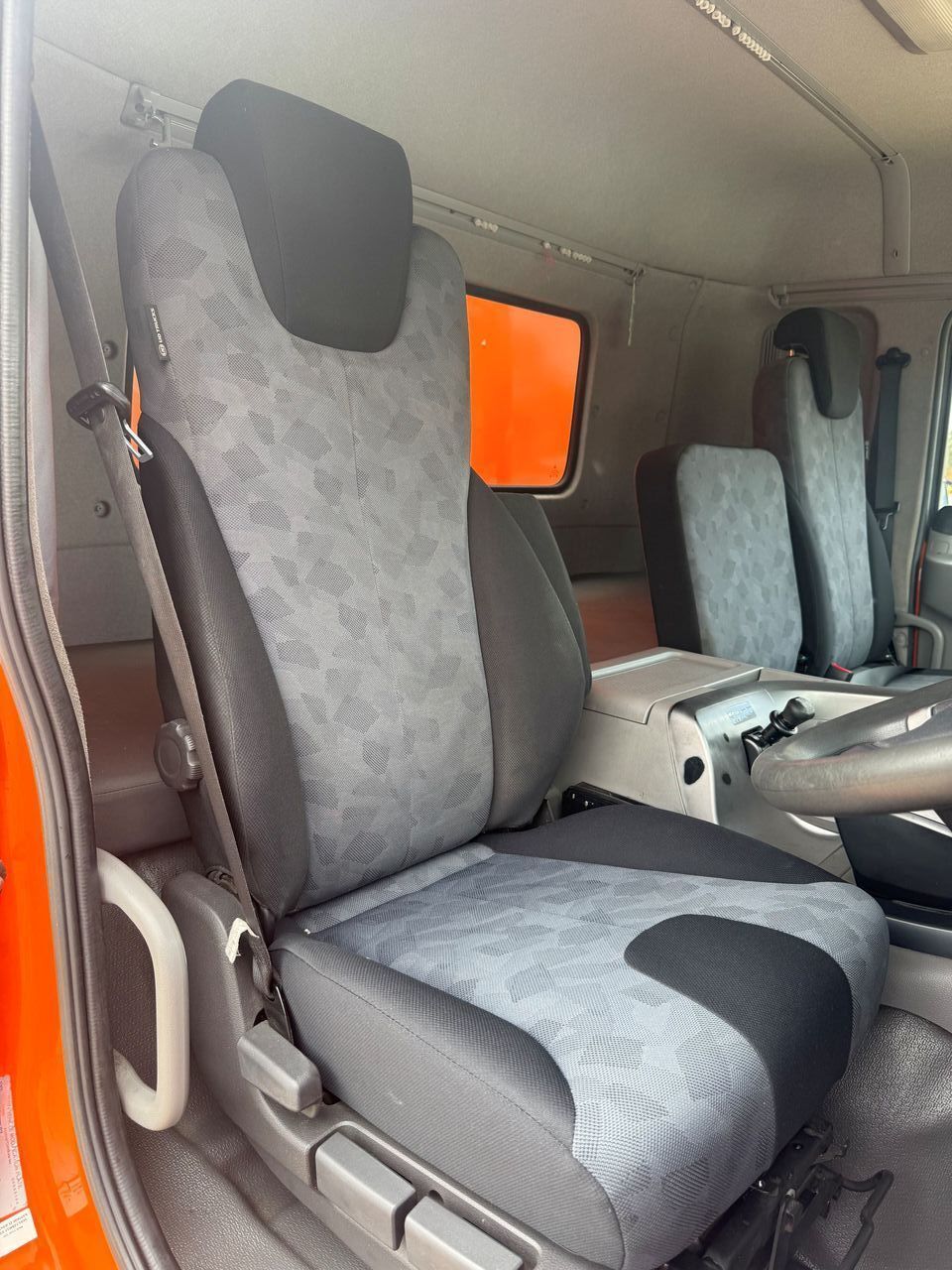 2019 UD Quon CD 25-360 Orange Pantech 7.7l 6x2 image 16