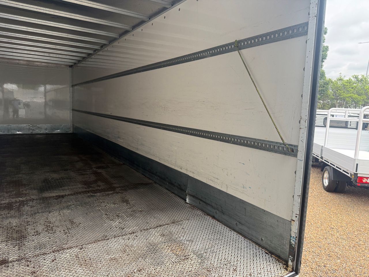 2019 UD Quon CD 25-360 Orange Pantech 7.7l 6x2 image 10