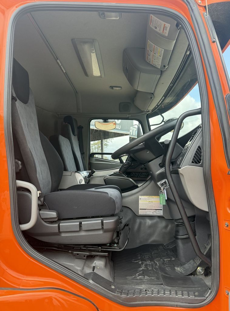 2019 UD Quon CD 25-360 Orange Pantech 7.7l 6x2 image 15