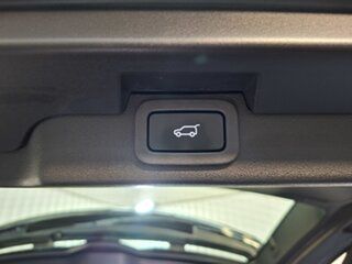 2017 Land Rover Discovery Series 5 L462 17MY TD6 First Edition Black 8 Speed Sports Automatic Wagon