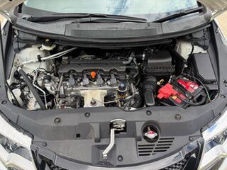 2015 Honda Civic 9th Gen MY15 VTi-L White 5 Speed Sports Automatic Hatchback