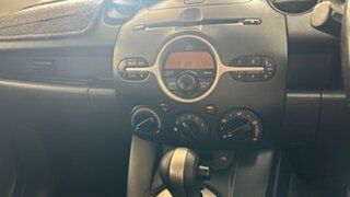 2009 Mazda 2 White Hatchback