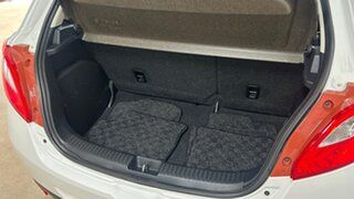 2009 Mazda 2 White Hatchback