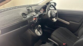 2009 Mazda 2 White Hatchback