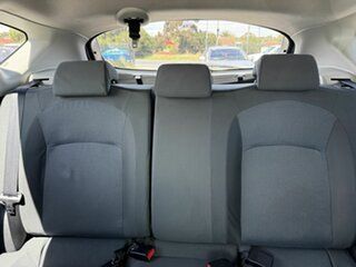 2012 Nissan Dualis J10 Series II MY2010 ST Hatch X-tronic 2WD White 6 Speed Constant Variable