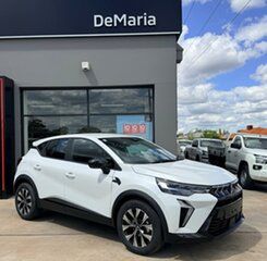 2025 Mitsubishi ASX XE LS White Sedan.