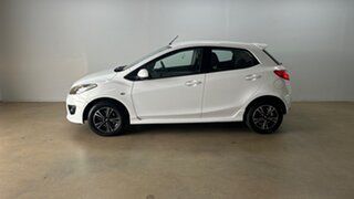 2009 Mazda 2 White Hatchback