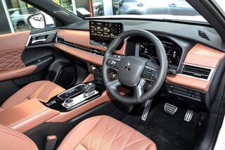 2026 Mitsubishi Outlander ZM MY26 Exceed Tourer AWD White Diamond 8 Speed Constant Variable Wagon
