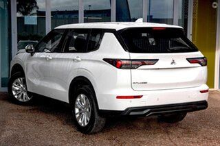 2026 Mitsubishi Outlander ZM MY26 ES 2WD White 8 Speed Constant Variable Wagon.