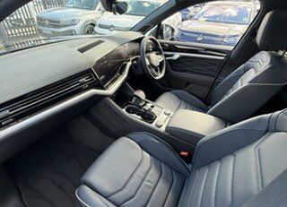 2026 Volkswagen Touareg RC MY26 210TDI Tiptronic 4MOTION Wolfsburg Edition Black 8 Speed