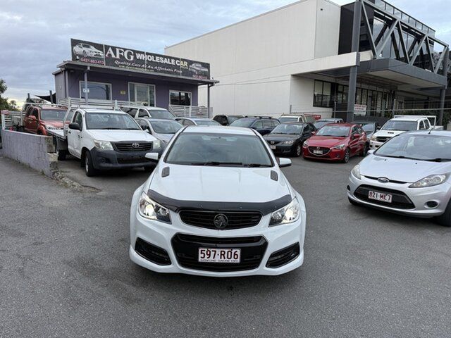 Used Holden Commodore VF MY15 SS Coorparoo, 2014 Holden Commodore VF MY15 SS White 6 Speed Automatic Sedan