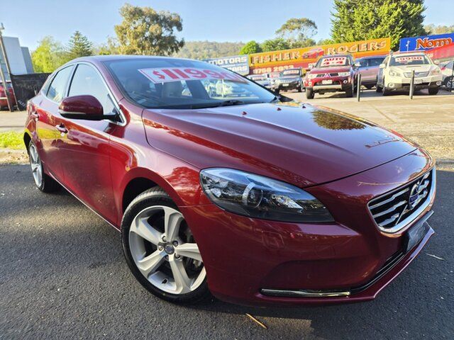Used Volvo V40 M Series MY14 D4 Adap Geartronic Luxury Upper Ferntree Gully, 2014 Volvo V40 M Series MY14 D4 Adap Geartronic Luxury Burgundy 6 Speed Sports Automatic Hatchback