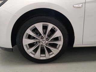 2018 Holden Astra BK MY19 R+ White 6 Speed Sports Automatic Hatchback