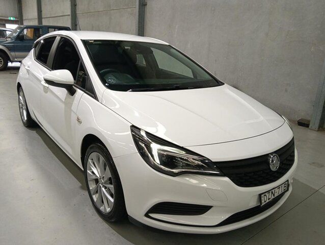 Used Holden Astra BK MY19 R+ Maryville, 2018 Holden Astra BK MY19 R+ White 6 Speed Sports Automatic Hatchback