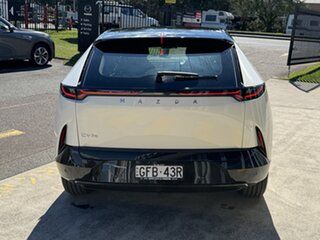 2026 Mazda CX-6E GR E35 GT Crystal White Pearl / Jet Blac 1 Speed Reduction Gear Wagon
