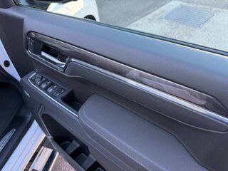 2026 Chevrolet Silverado T1 MY26i 1500 LTZ Premium Pickup Crew Cab W/Tech Pack Polar White Tricoat