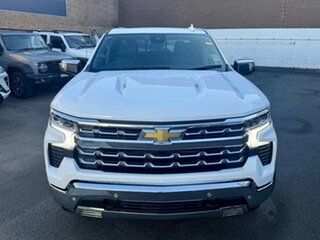 2026 Chevrolet Silverado T1 MY26i 1500 LTZ Premium Pickup Crew Cab W/Tech Pack Polar White Tricoat.