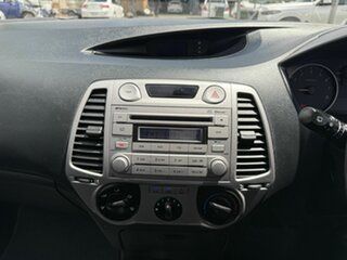 2011 Hyundai i20 PB MY11 Active Silver 5 Speed Manual Hatchback