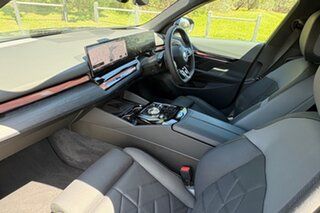 2026 BMW 5 G60 40D Xdrive Tansanitblau Ii Metallic 8 Speed Automatic Steptronic Sedan