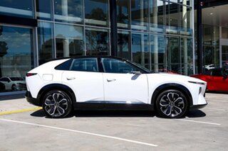 2026 Mazda CX-6E GR E35 Azami Crystal White Pearl / Jet Blac 1 Speed Reduction Gear Wagon.