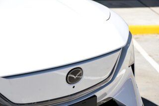 2026 Mazda CX-6E GR E35 Azami Crystal White Pearl / Jet Blac 1 Speed Reduction Gear Wagon